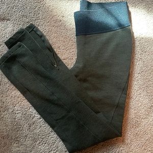 LAST CHANCE Legging with ankle zip detail